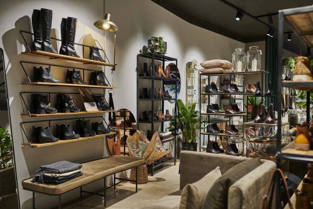 Uensartet Fakultet langsom Dansk skokæde præsenterer nyt butikskoncept - Branchebladet TØJ